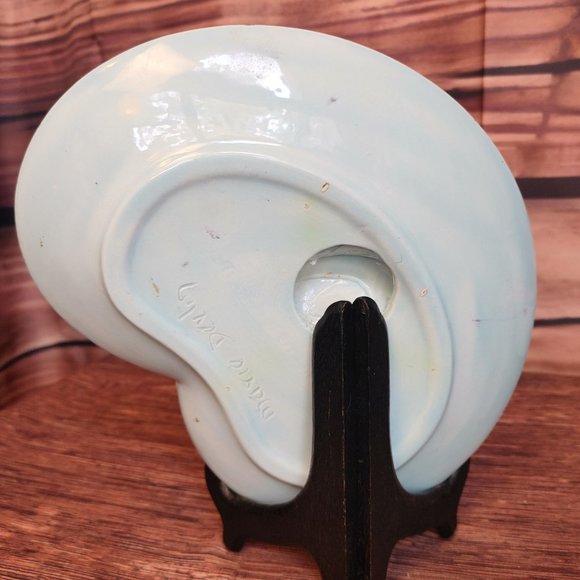 Vintage Studio Pottery | Marie Devlin Gold Leaf Rim Seashell Shaped Ashtray - Picture 2 of 4